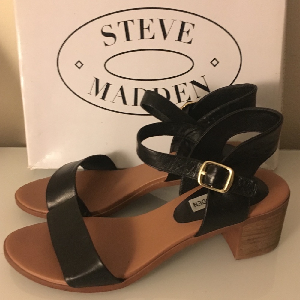 Steve Madden Strappy sandals